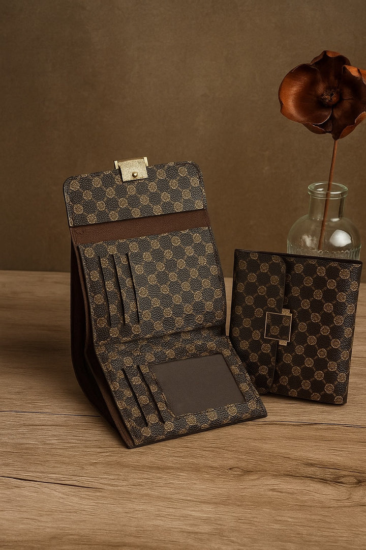 Classic Slim Wallet – Stylish & Functional Everyday Accessory